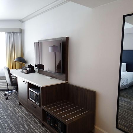 Best Western Premier Denver East Pokój zdjęcie